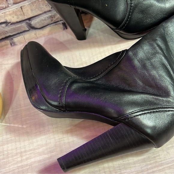 RSVP Black VEGAN Faux Leather  Zipper High Heeled  Boots 5.5 Womens - Picture 3 of 8